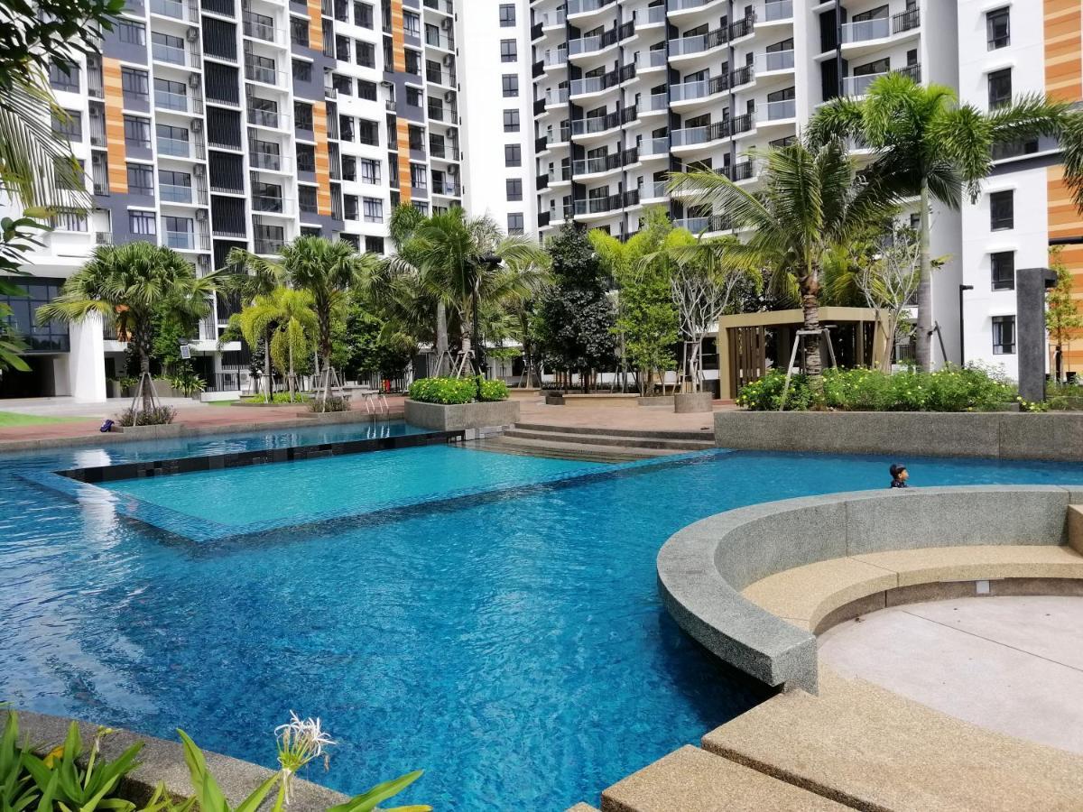 Timurbay Seafront Residence By Hardinahomes Kuantan Buitenkant foto