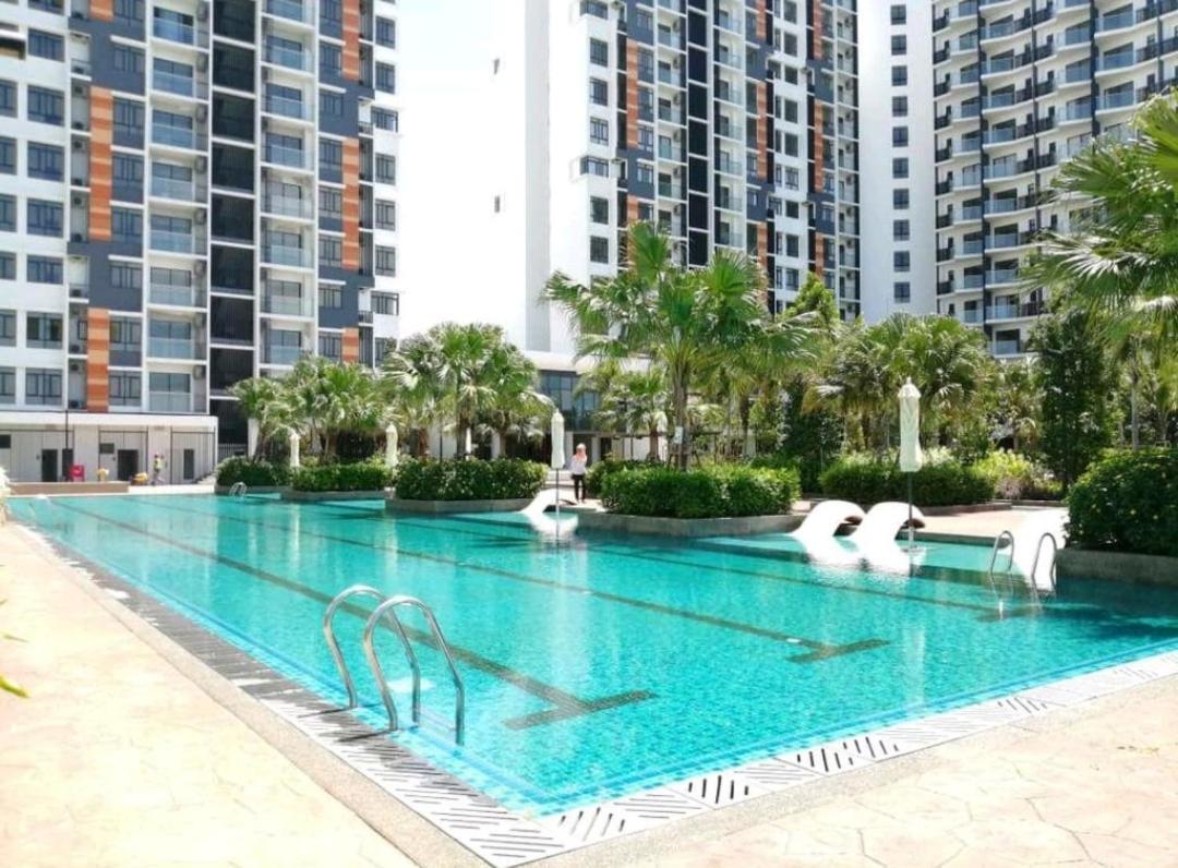 Timurbay Seafront Residence By Hardinahomes Kuantan Buitenkant foto