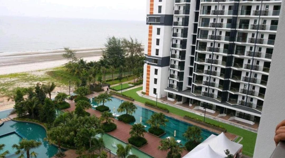 Timurbay Seafront Residence By Hardinahomes Kuantan Buitenkant foto