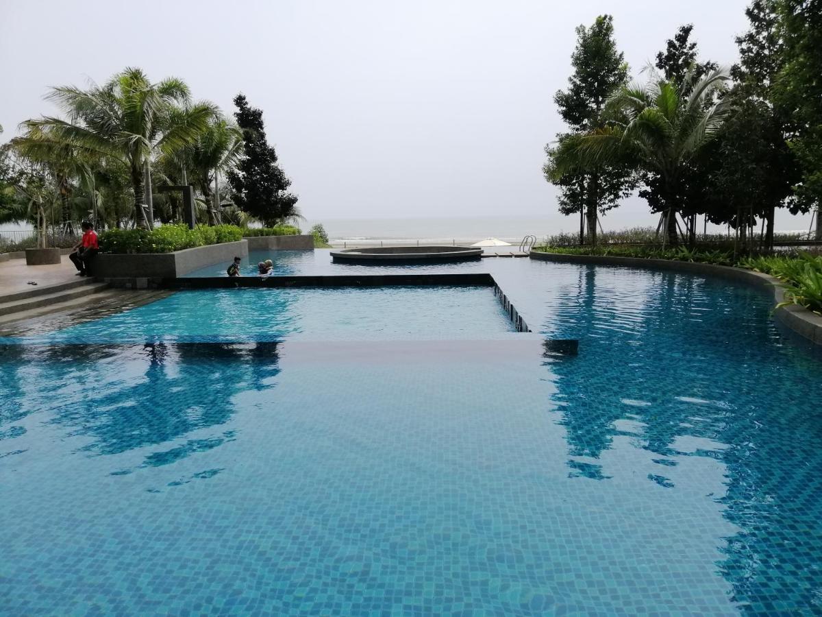 Timurbay Seafront Residence By Hardinahomes Kuantan Buitenkant foto